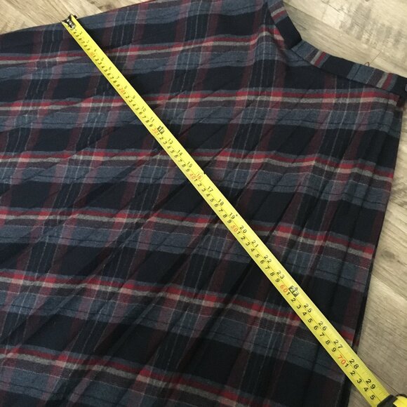 Vintage Canadian Plaid Knife Pleated Wool Skirt 28W - Picture 11 of 13